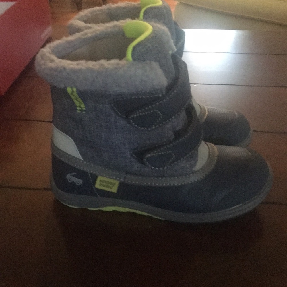 See Kai Run Snowboots